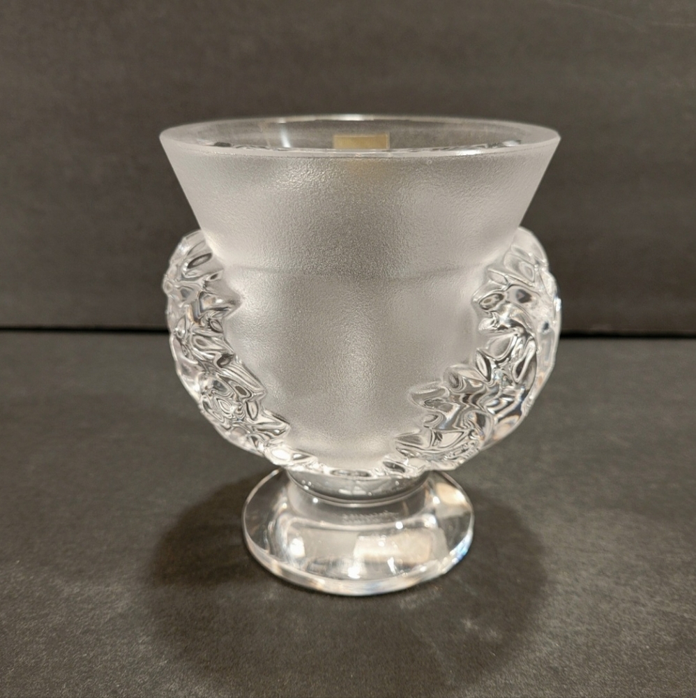 Lalique Frosted Satin Crystal St Cloud Acanthus Leaf Vase 4 1/2"